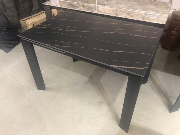 Стол CORNER 120 MATT GOLDEN BLACK SINTERED STONE / BLACK М-City