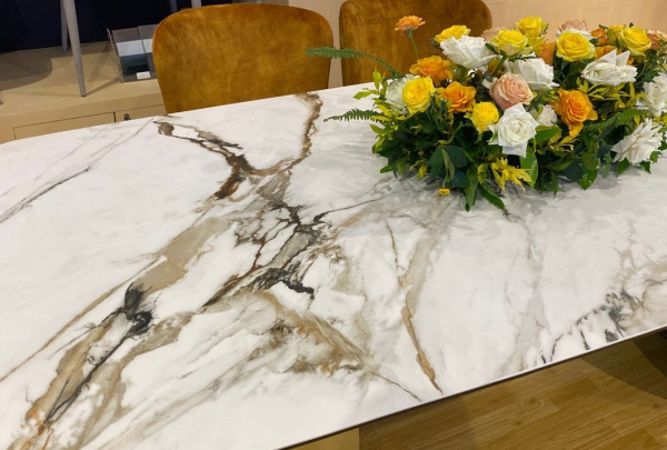 Стол BELLUNO 160 KL-188 Контрастный мрамор матовый, итальянская керамика/ белый каркас М-City