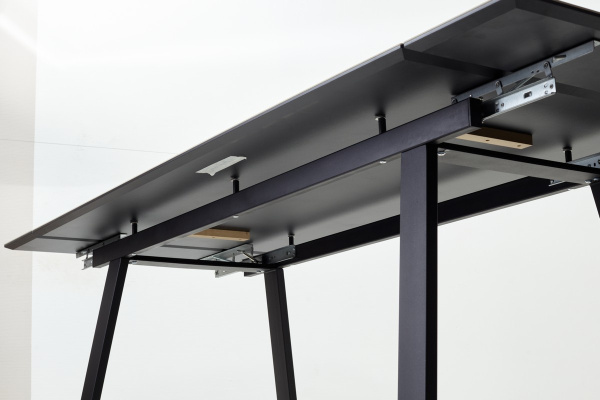 Стол Франк 200 Дуб коричневый, керамика / черный каркас М-City